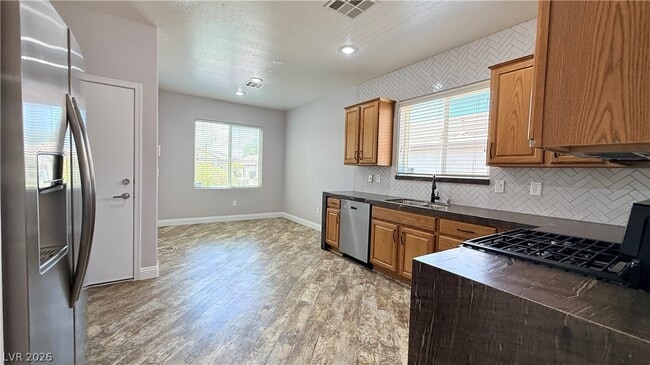 Building Photo - 2354 Amana Dr