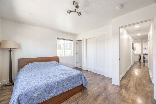 Building Photo - Exquisitely Renovated 4-Bedroom Oasis with Modern Upgrades