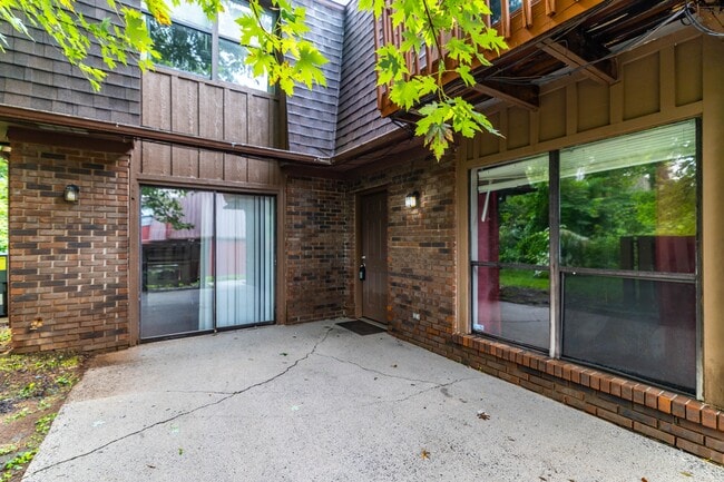 Building Photo - 9124 Woodpark Ln NW