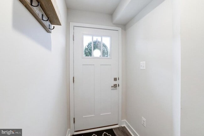Building Photo - 105 Burkwood Ter
