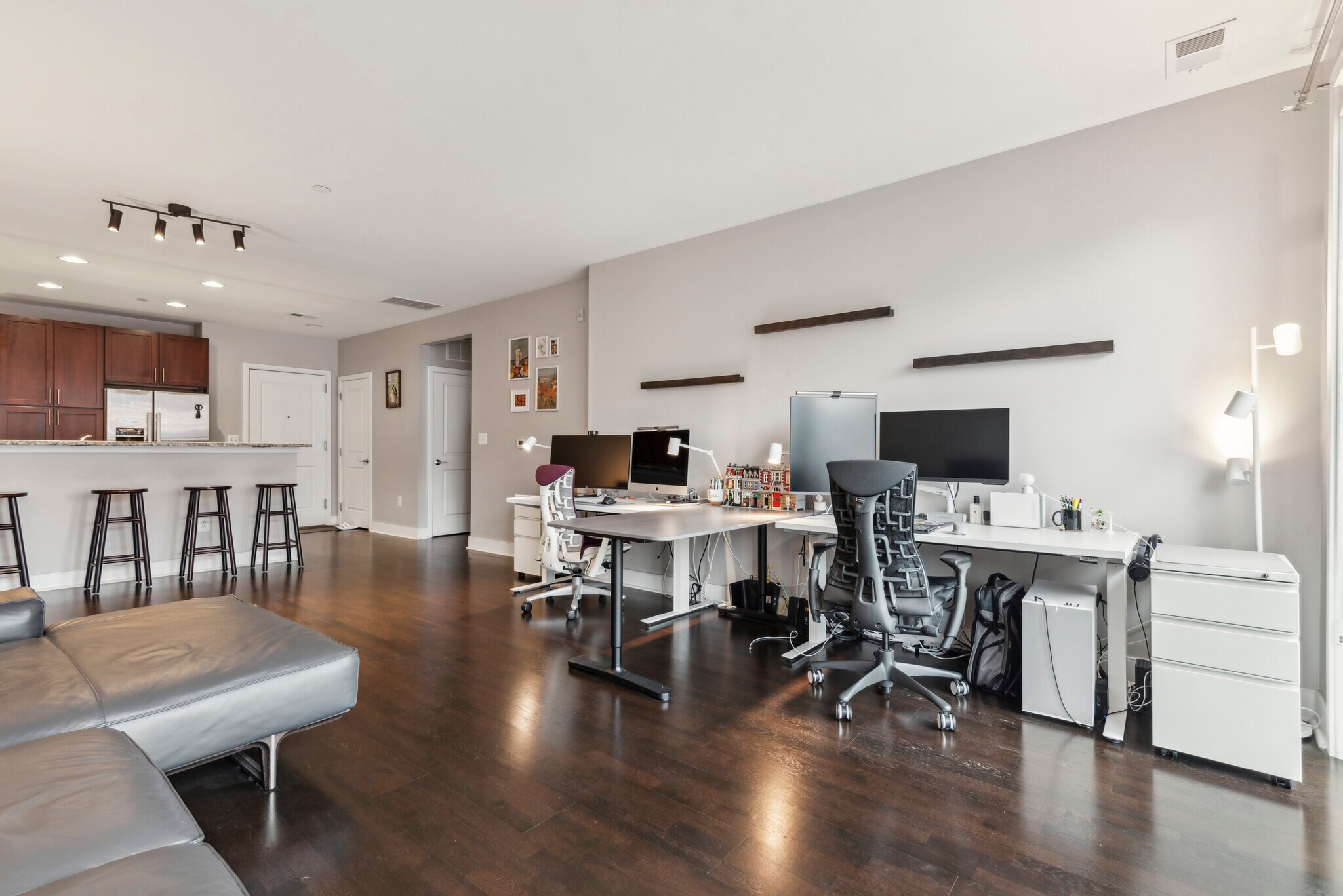 Building Photo - 600 S 24th St