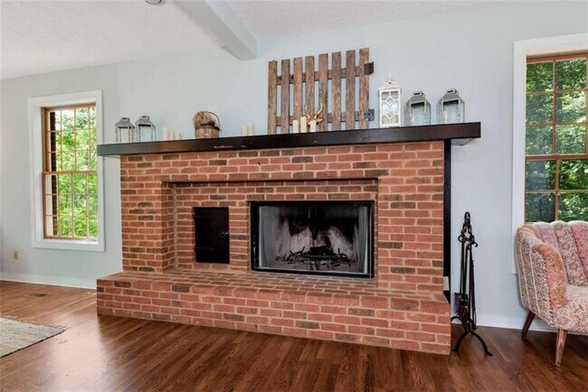 Building Photo - 3978 Pineshore Cir