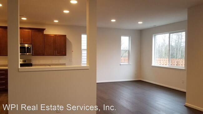 Building Photo - 4 br, 2.5 bath House - 4617 31st Ave SE Un...