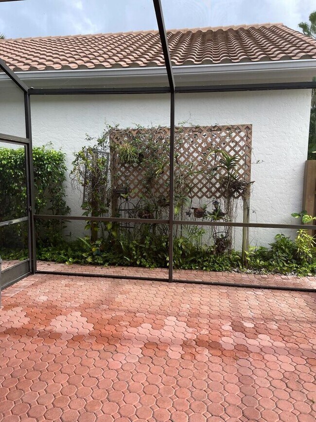 Building Photo - 6675 NW 25th Way