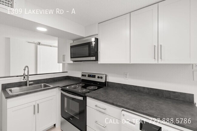 Building Photo - 1309 Lakeview Rd