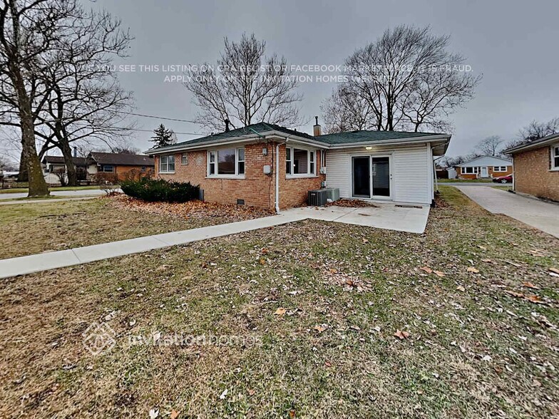 Building Photo - 8741 Sproat Ave