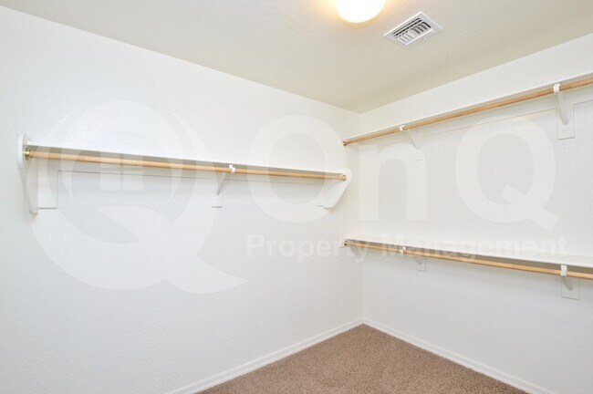 Building Photo - 5431 W Fetlock Trail