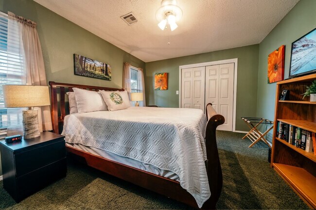 Building Photo - 1 Amesbury Dr