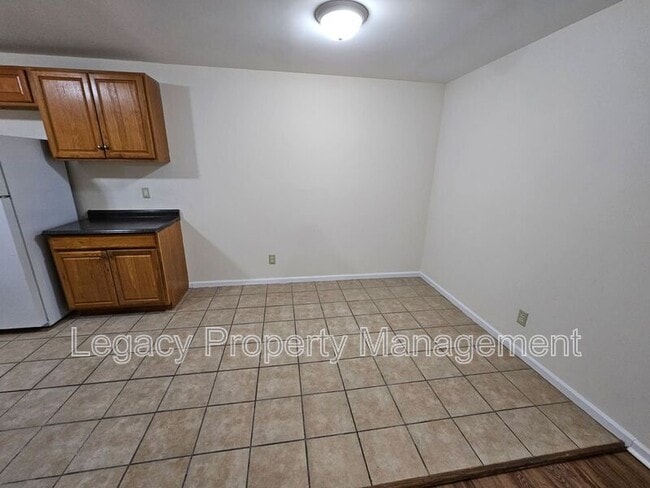 Building Photo - 531 S Anthony St