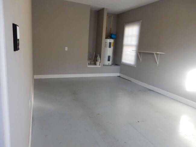Building Photo - Quality 3 BR Townhome; Convenient to Med C...