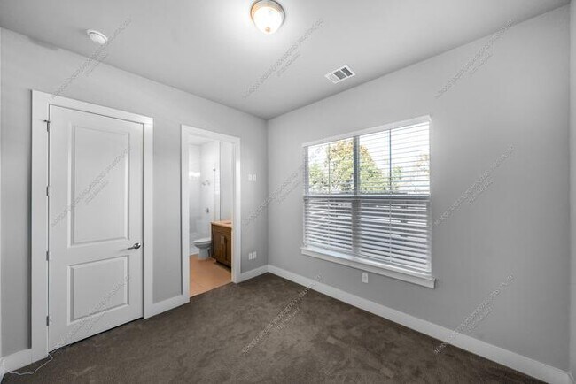 Building Photo - 7807 Ryans Way