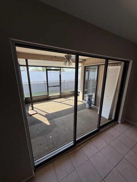 Building Photo - 1755 Florence Ave