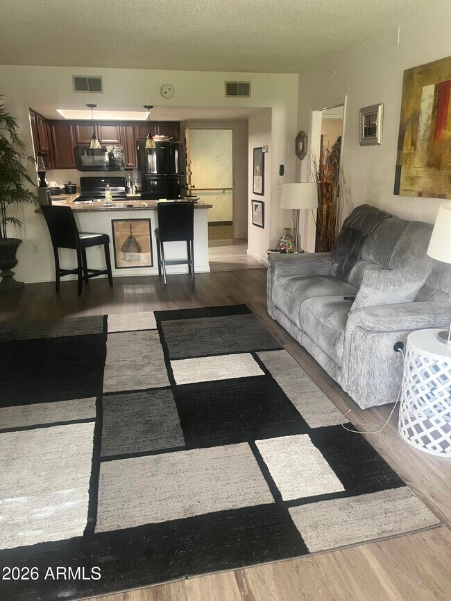 Building Photo - 10330 W Thunderbird Blvd