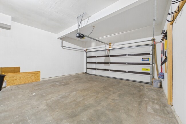 Building Photo - 108 Niblic Ct