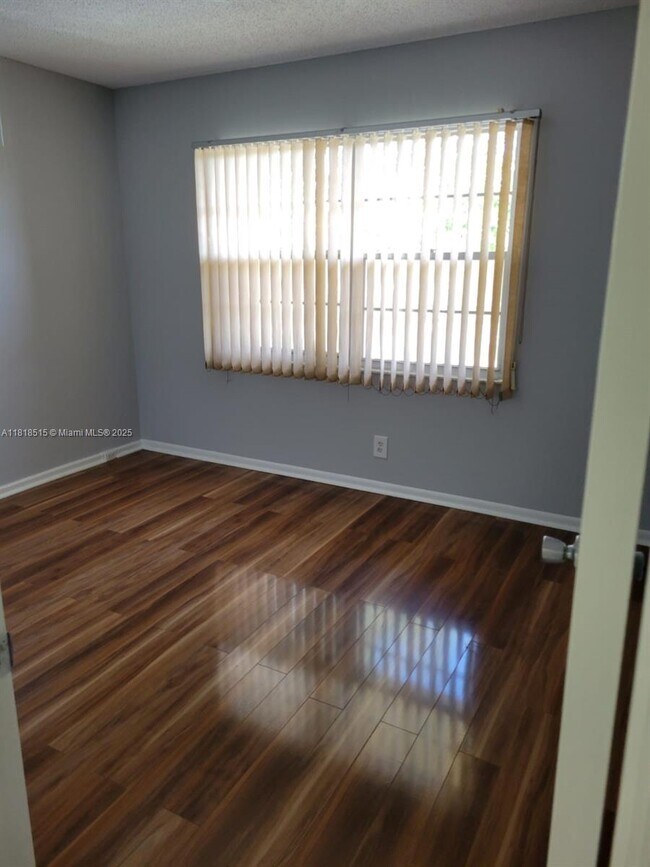 Building Photo - 1300 SW 125th Ave