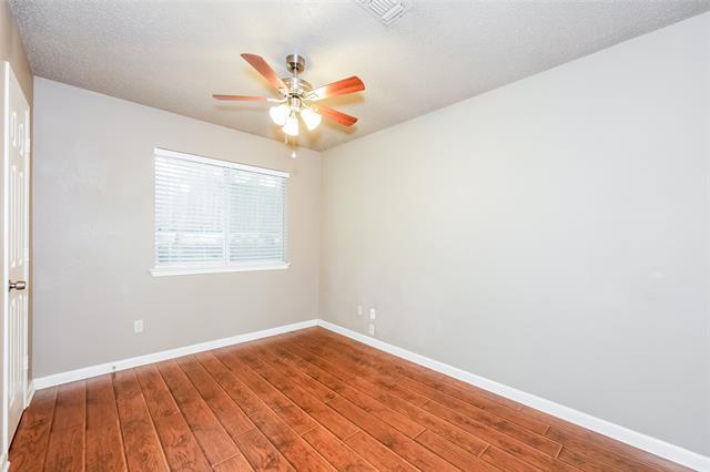 Building Photo - 400 Moss Hill Dr