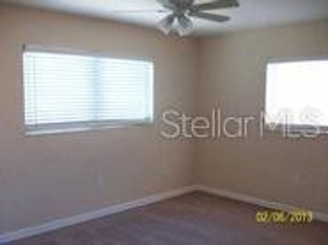 Building Photo - 2433 Deedra St