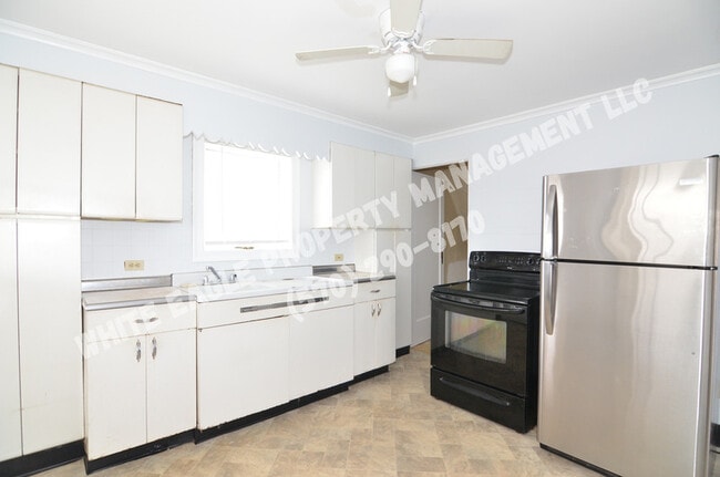 Building Photo - 319 Front St