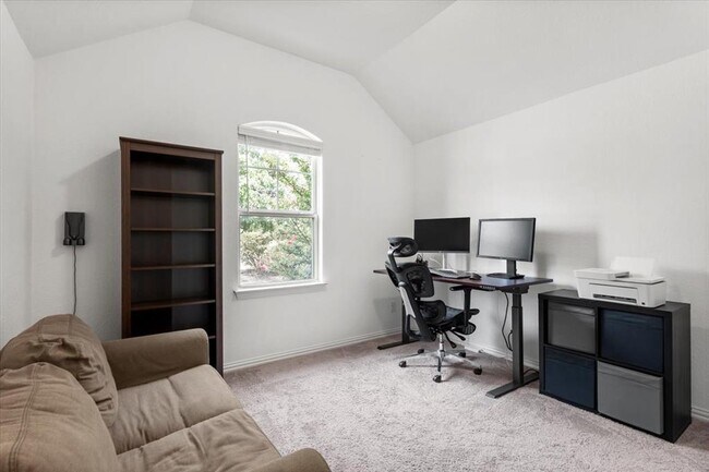 Building Photo - 404 Red Matador Ln