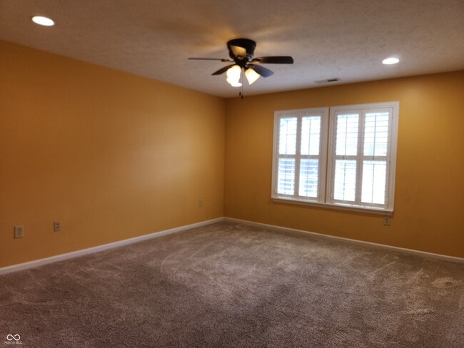 Building Photo - 10521 Sand Creek Blvd