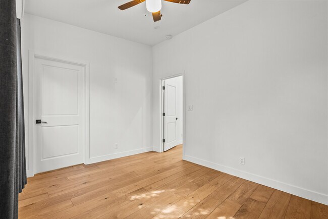 Building Photo - 23036 Burbank Blvd