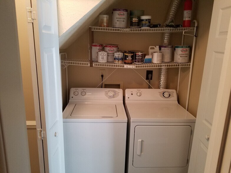 Building Photo - 31 Sally Ann Pl