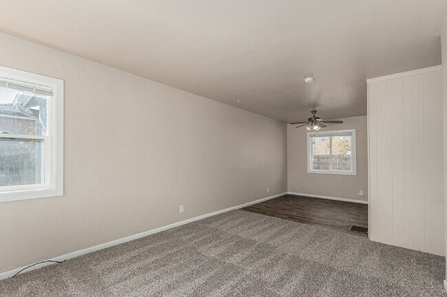 Building Photo - 1635 S Meade St