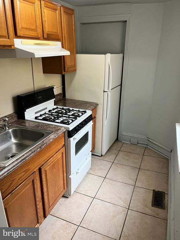 Building Photo - 44 Park St