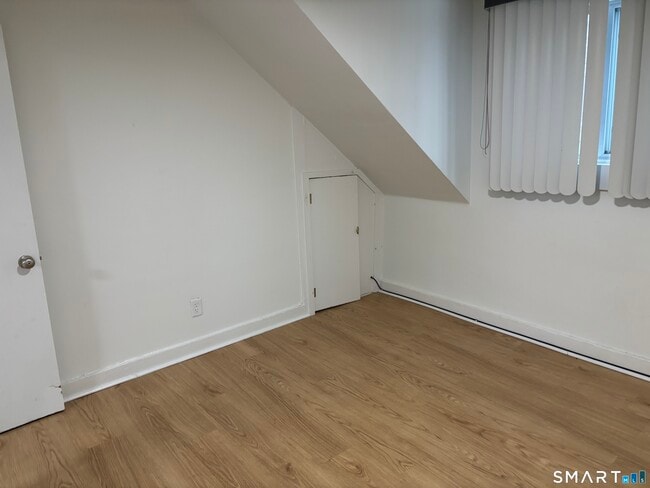 Building Photo - 14 Thill St