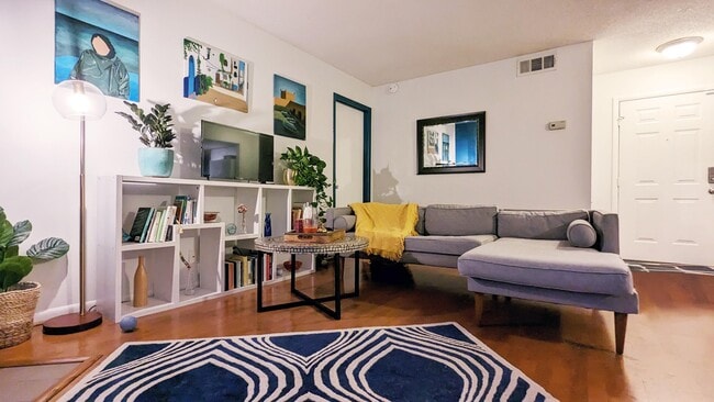 Building Photo - 24 Finch Trl NE