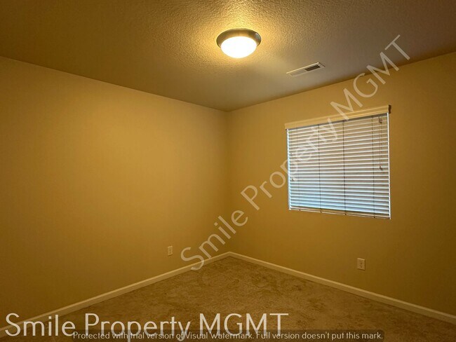 Building Photo - single house