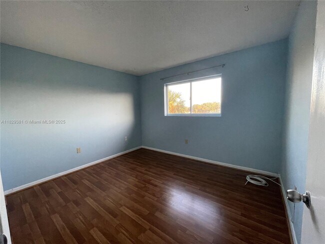 Building Photo - 14970 SW 82nd Ln