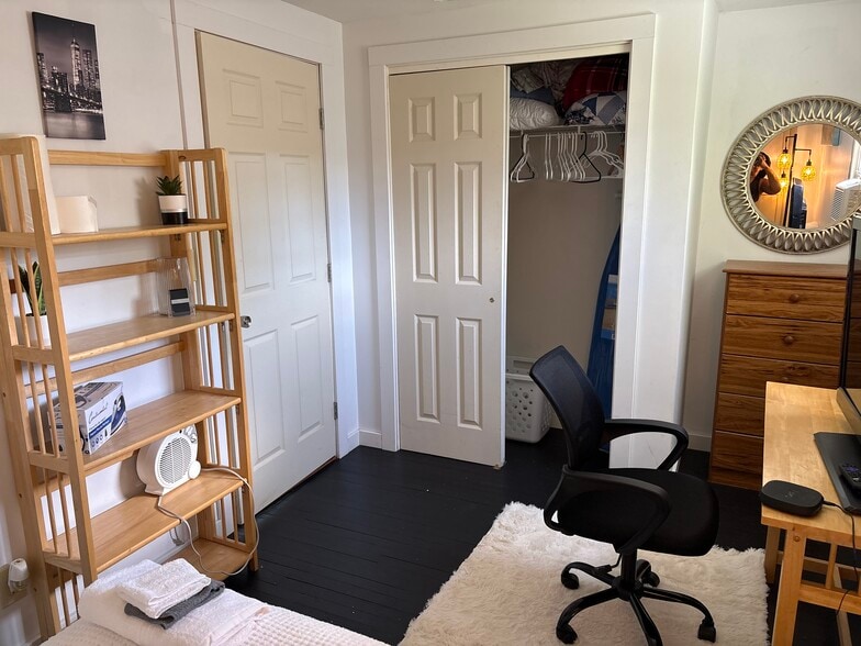 Closet - 105 Robert Dr