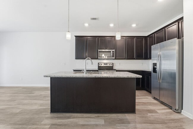 Building Photo - Murfreesboro Townhome