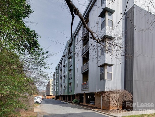 Building Photo - 630 Calvert St