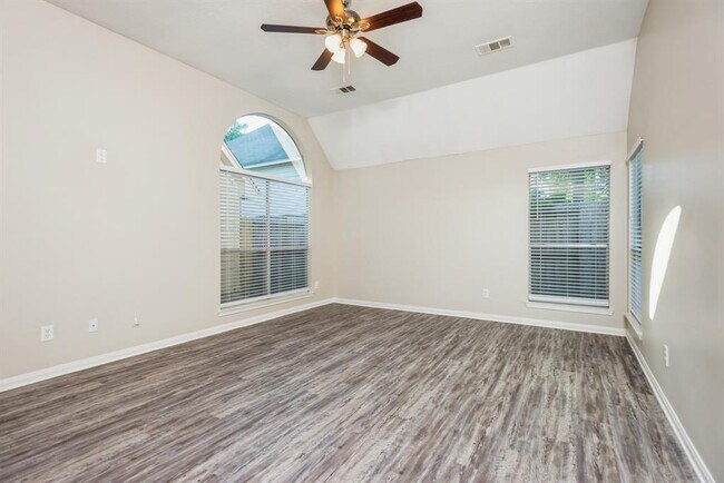 Building Photo - 31118 Baker Lake Dr