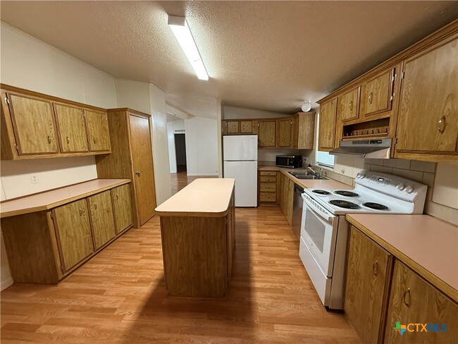 Building Photo - 1808 McIver