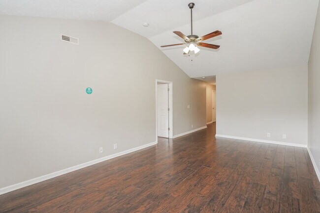 Building Photo - 601 Niagra Ln