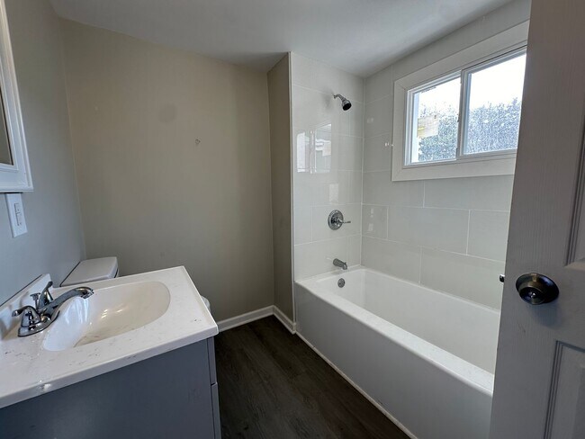 Building Photo - Timeless Character & Modern Updates in the Heart of Edenton