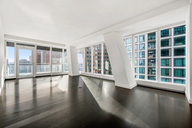 Building Photo - 150 Seaport Blvd