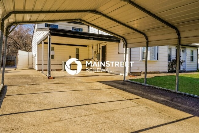 Building Photo - 3 Bedroom Pet-Friendly Home in LOUISVILLE, KY with Main Street Renewal