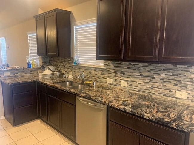 Building Photo - 9933 Beaver Dam Ln