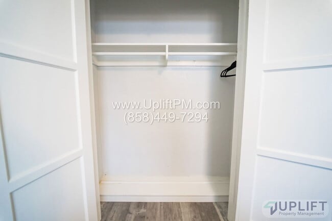 Building Photo - 4233 Swift Ave