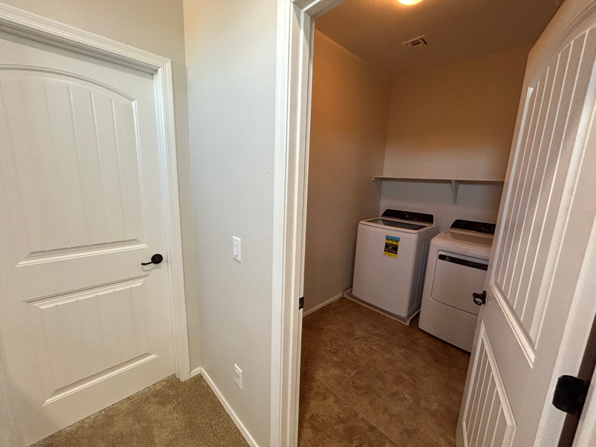 Building Photo - 4123 E Cherry Hills Dr