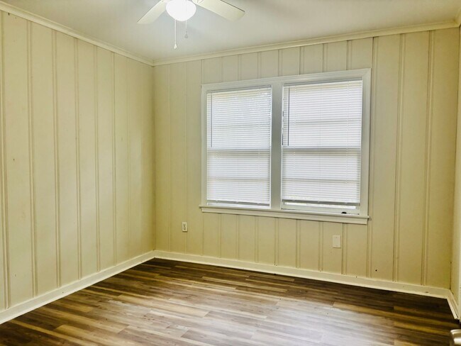 Building Photo - 756 Kensington Pl