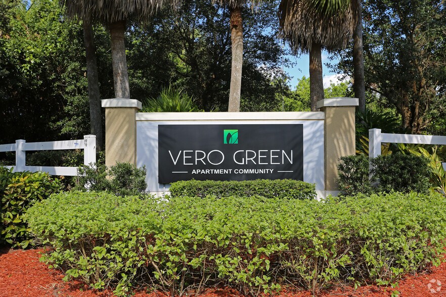 Building Photo - Vero Green Apartments
