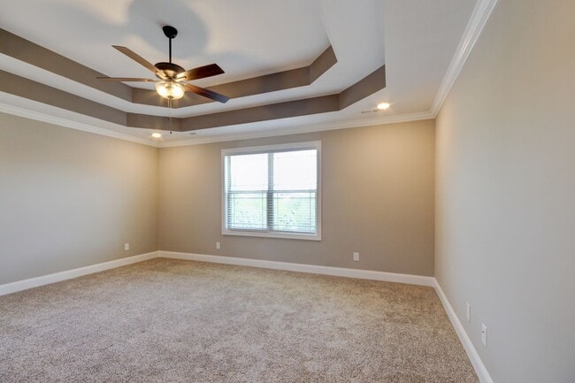Building Photo - 332 Bluebriar Trc