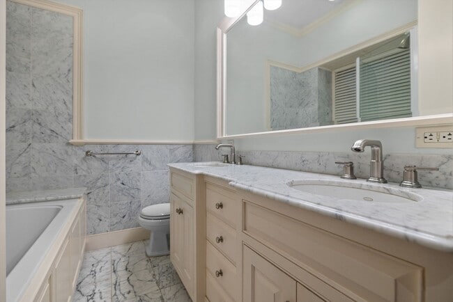 Building Photo - 8 Garrison St