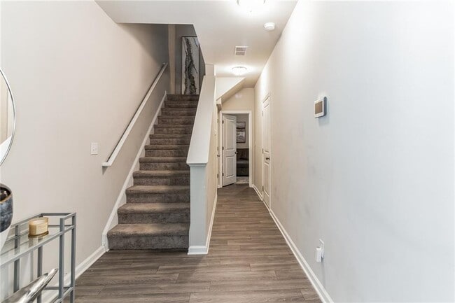 Building Photo - 3123 Meadowstone Ln SW