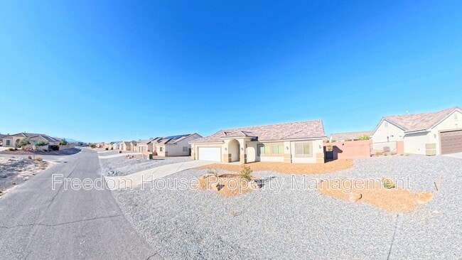 Building Photo - 4920 Honey Locust Dr